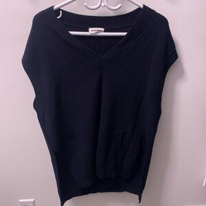 V neck light knit vest
